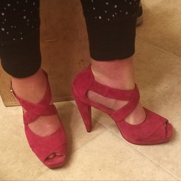 Micheal Kors platform sandals - Picture 3 of 4